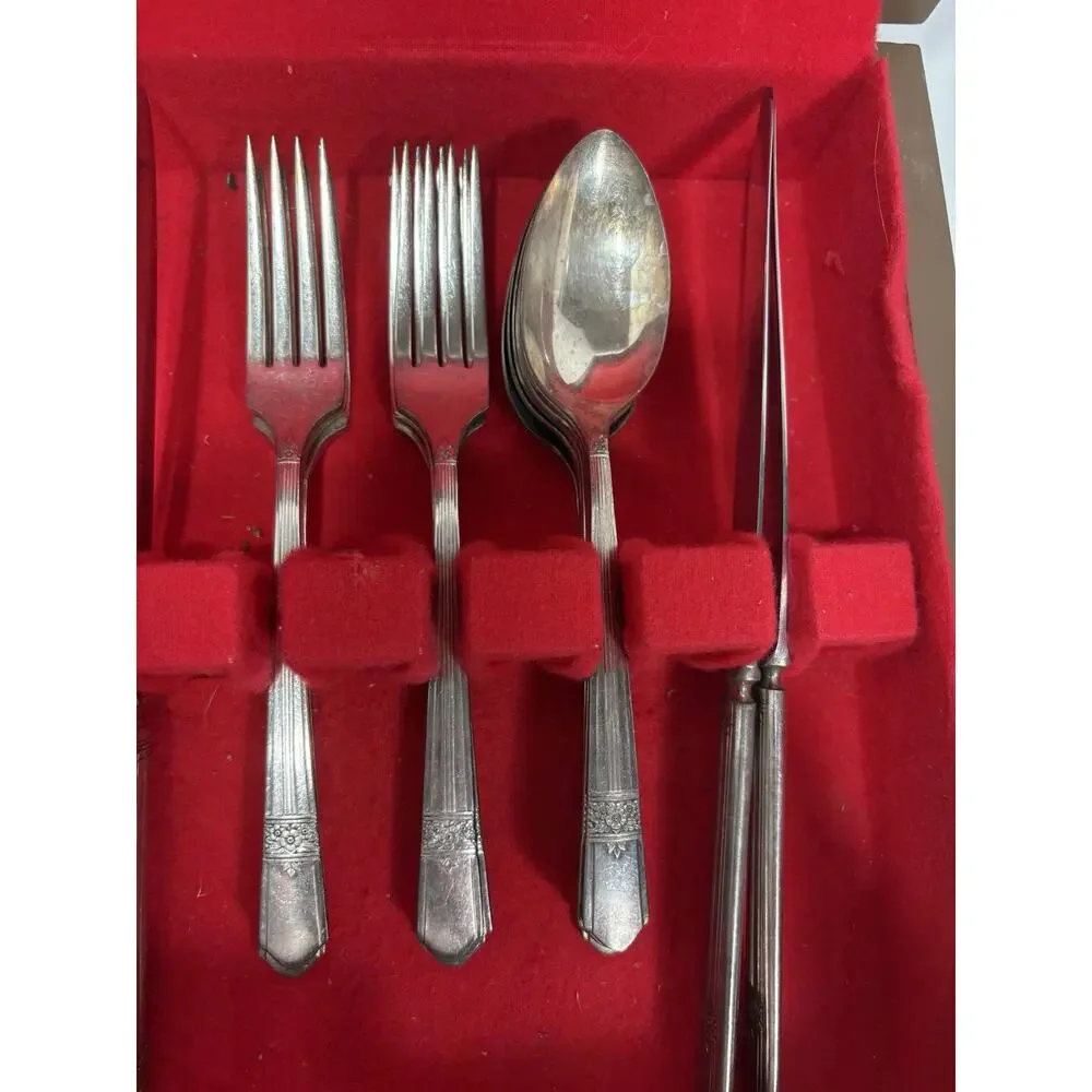 32 Piece Oneida S.L.& G.H.ROGERS CO SILVER Plate‎ Set W/Case & Certificate READ*
